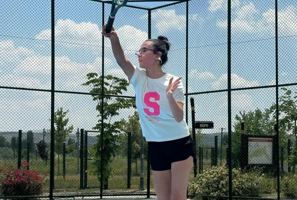 Kırıkkale’de Bir İlk: Kızılırmak Tenis Turnuvası Görkemli Bir Kapanışla Sona Erdi