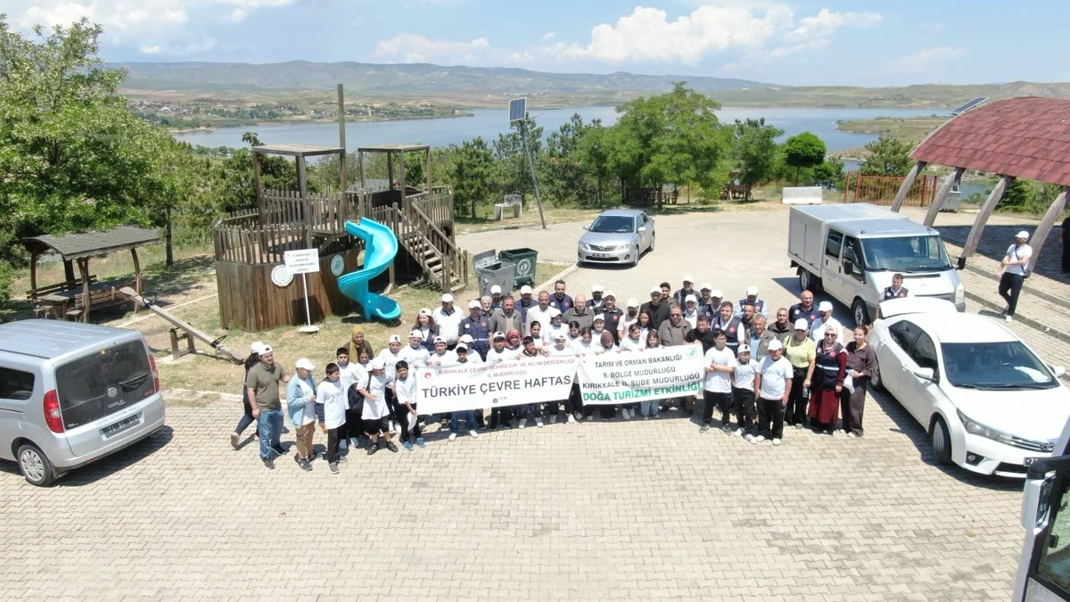 Kırıkkale’de ‘Dünya Bize Emanet’ Sloganıyla Çevre Seferberliği: Karaahmetli’de Temizlik Etkinliği Düzenlendi