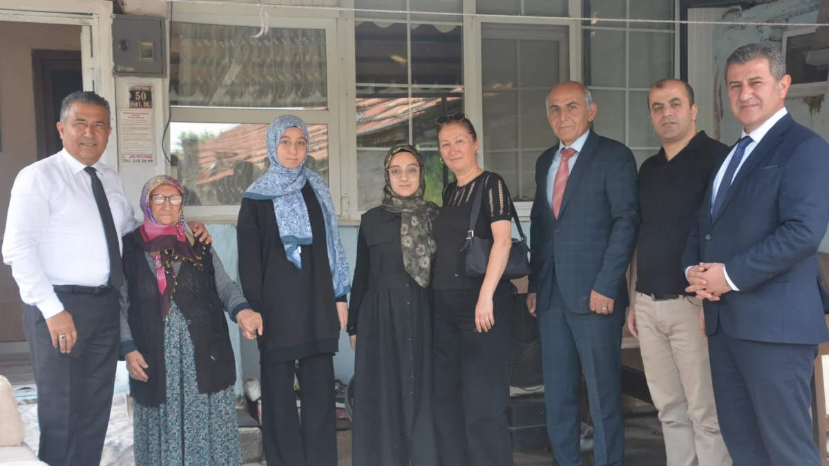 Kırıkkale’de Gururlandıran Başarı: Evde Eğitim Alan Miraç Yılmaz EKPSS Birincisi Oldu