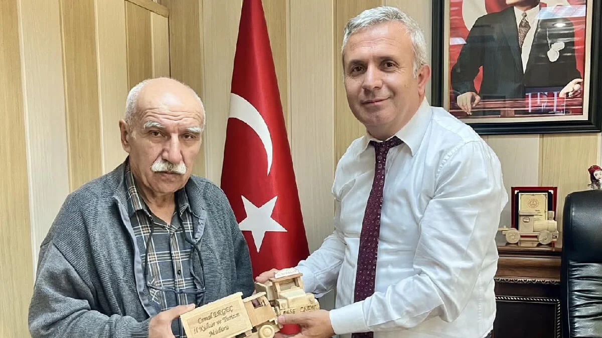 Kırıkkale’de Kültürel Miras Buluşması: Ahşap Sanatçısı Şeref Şimşek’ten Anlamlı Ziyaret