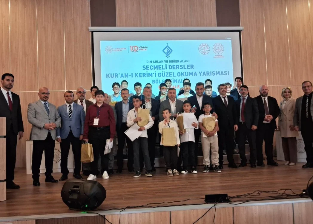 Kırıkkale’de Manevi Coşku: Kur’an-ı Kerim’i Güzel Okuma Yarışması Bölge Finali Yapıldı