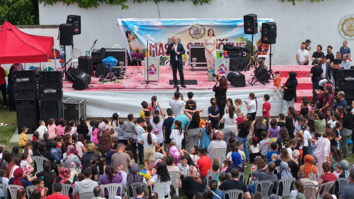 Kırıkkale’de Masal Şenliği Coşkusu: Büyük Şehir Parkı Festival Alanına Döndü