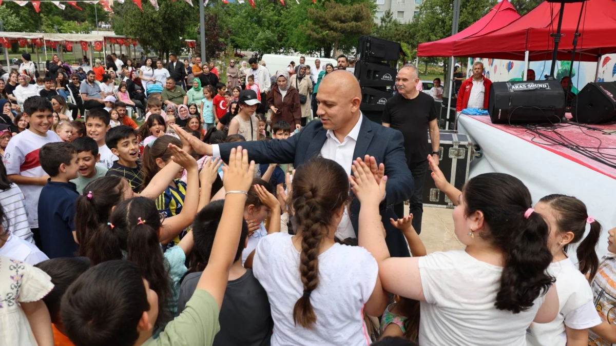 Kırıkkale’de Masal Şenliği Coşkusu: Büyük Şehir Parkı Festival Alanına Döndü