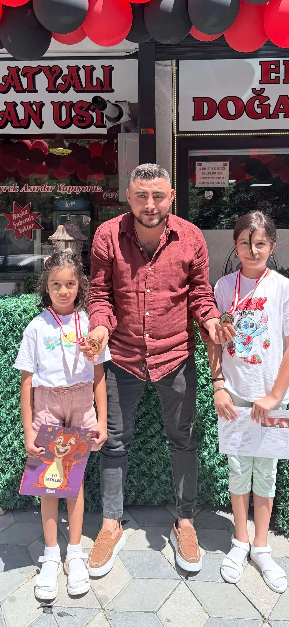 Kırıkkale’de Örnek Davranış: Depremzede Burhan Usta’dan Öğrencilere Karne Hediyesi
