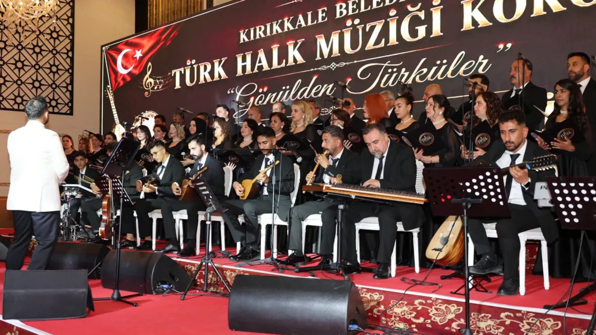 Kırıkkale’de Türkü Rüzgarı: Belediye Korosu İlk Konseriyle Büyüledi