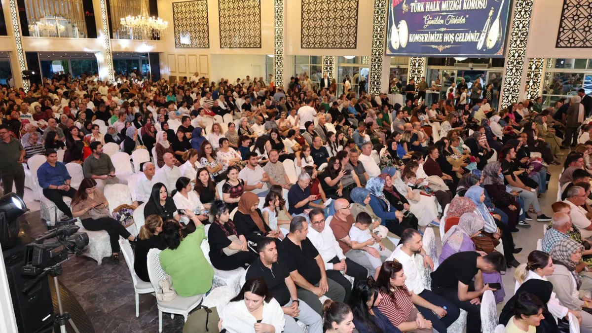 Kırıkkale’de Türkü Rüzgarı: Belediye Korosu İlk Konseriyle Büyüledi
