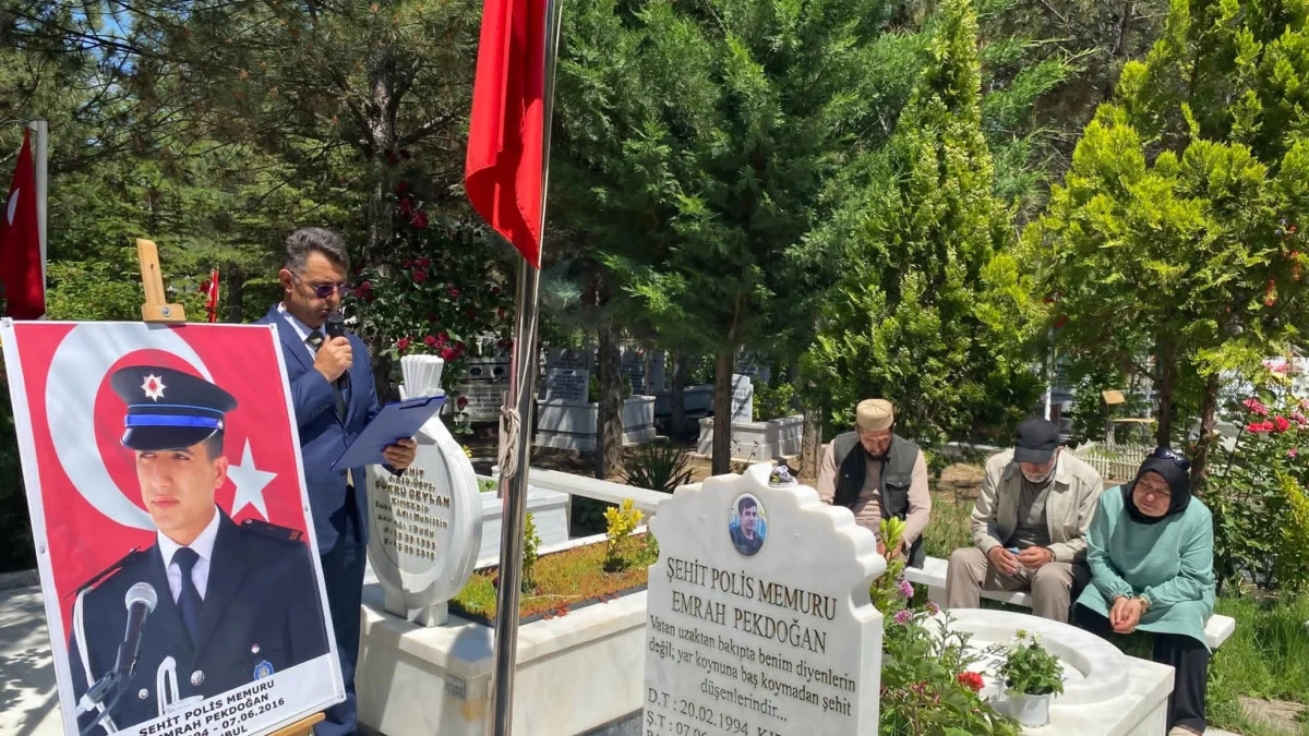 Kırıkkaleli Şehit Emrah Pekdoğan Kabri Başında Dualarla Anıldı