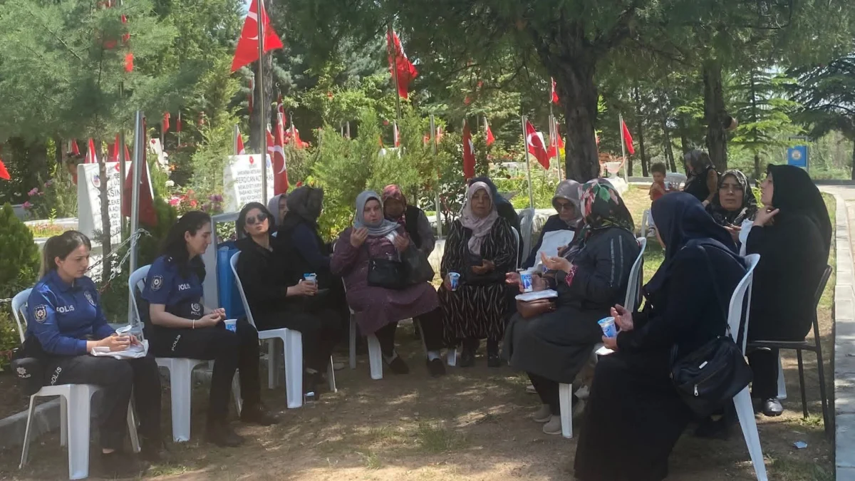 Kırıkkaleli Şehit Emrah Pekdoğan Kabri Başında Dualarla Anıldı