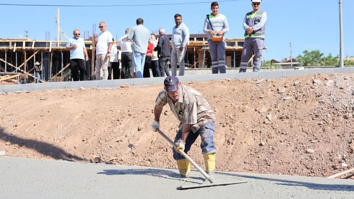 Kırıkköy’de Sosyal Yaşam Alanı Müjdesi: Başkan Önal Çalışmaları İnceledi