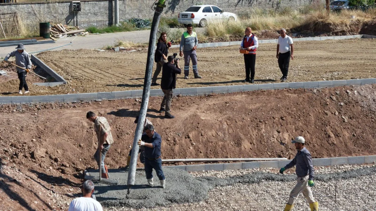 Kırıkköy’de Sosyal Yaşam Alanı Müjdesi: Başkan Önal Çalışmaları İnceledi