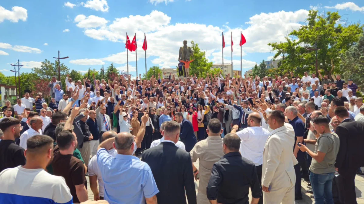 Halil Öztürk’ten MHP Kırıkkale Teşkilatına Hayırlı Olsun Ziyareti