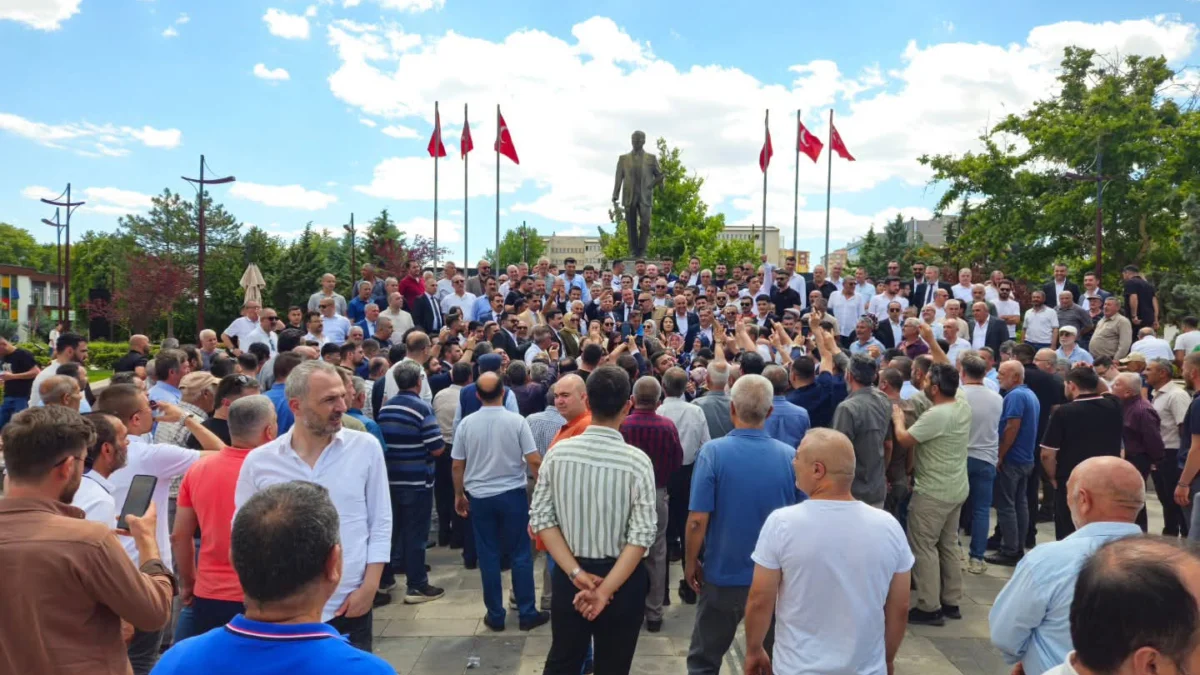 Halil Öztürk’ten MHP Kırıkkale Teşkilatına Hayırlı Olsun Ziyareti