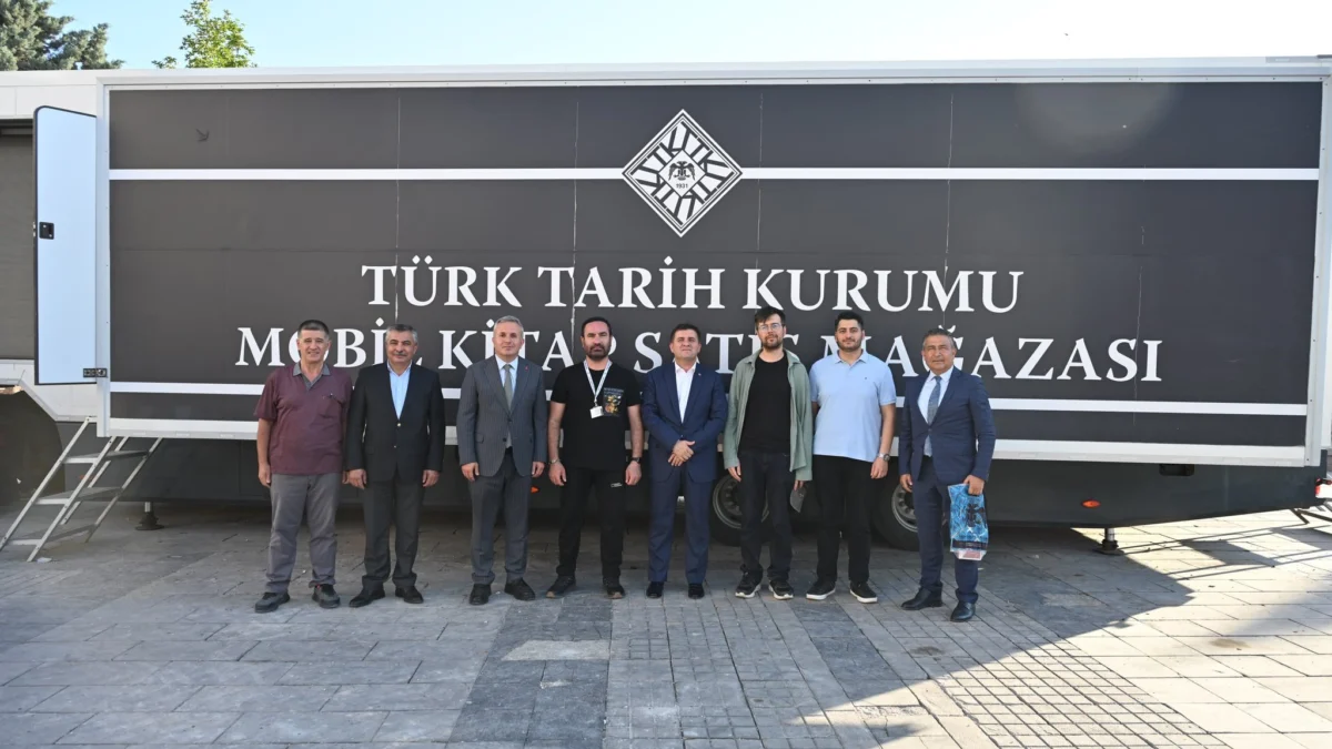Vali Sarıibrahim’den Türk Tarih Kurumu Mobil Mağazasına Anlamlı Ziyaret