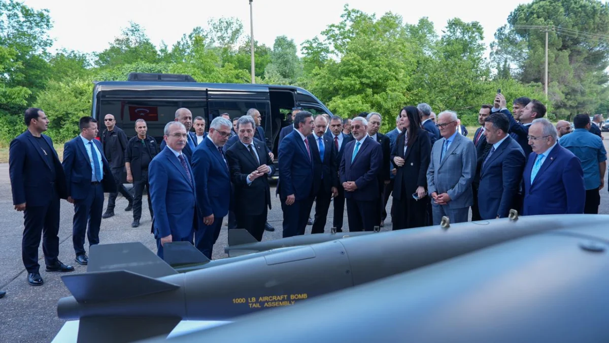 Cumhurbaşkanı Yardımcısı Cevdet Yılmaz, MKE’nin Samsun’daki Stratejik Yatırımını İnceledi