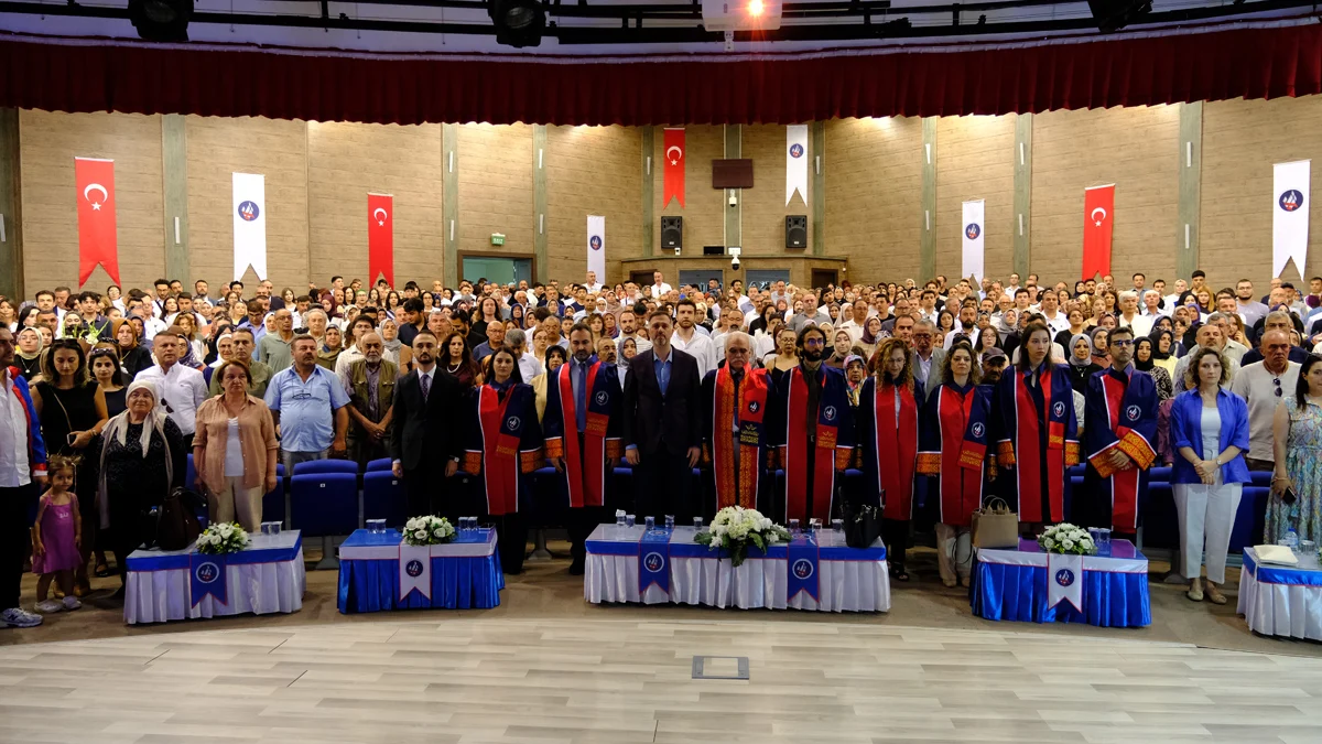Adliyede Çalıştı, Kırıkkale Üniversitesi Hukuk Fakültesi’ni Birincilikle Bitirdi: Göçeroğlu Kardeşlerden Büyük Başarı