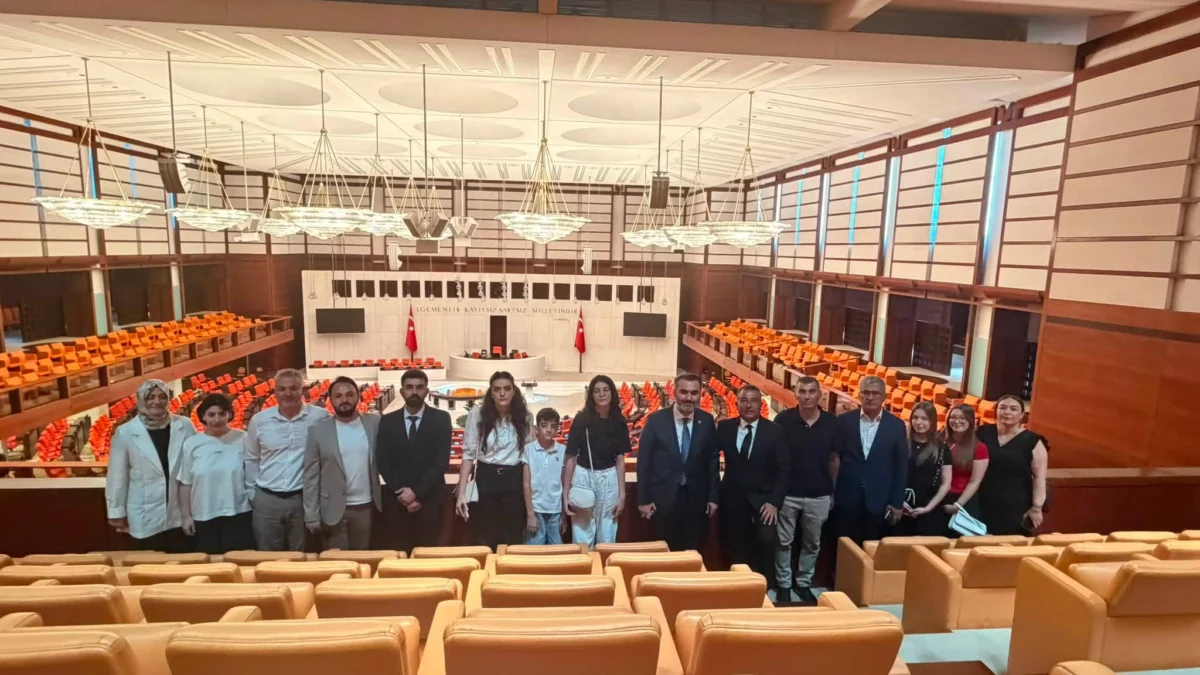 AK Parti Milletvekili Mustafa Kaplan, Kırıkkaleli LGS Şampiyonlarını Gazi Meclis’te Ağırladı