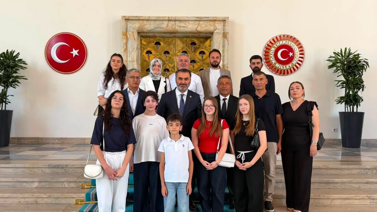 AK Parti Milletvekili Mustafa Kaplan, Kırıkkaleli LGS Şampiyonlarını Gazi Meclis’te Ağırladı