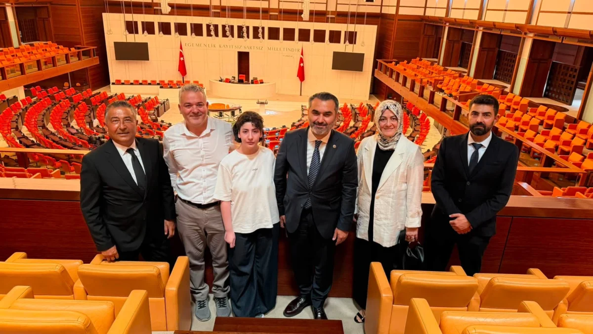 AK Parti Milletvekili Mustafa Kaplan, Kırıkkaleli LGS Şampiyonlarını Gazi Meclis’te Ağırladı