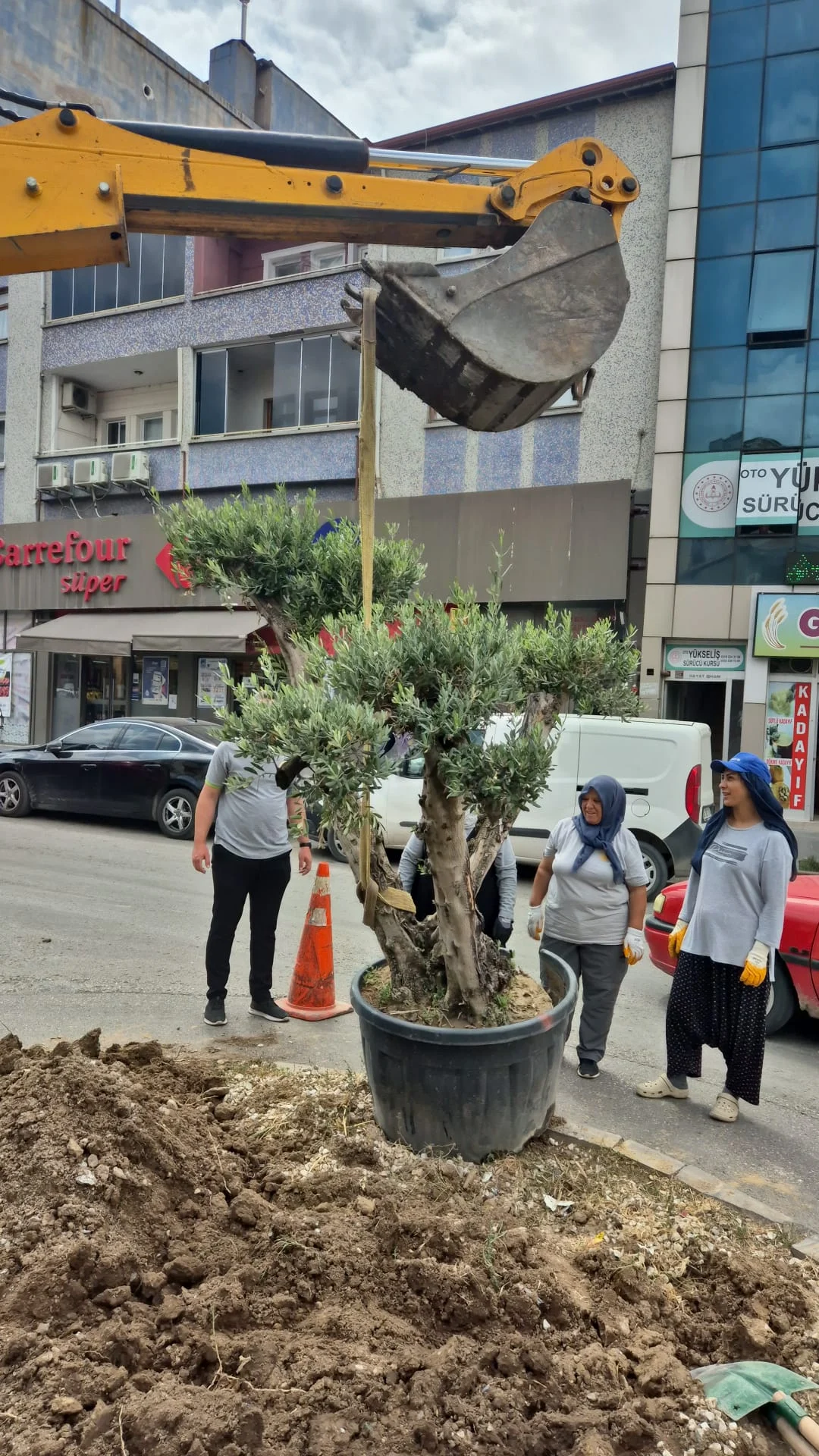 Kırıkkale Belediyesi’nden Kent Genelinde Kavşaklara Kapsamlı Peyzaj Çalışması