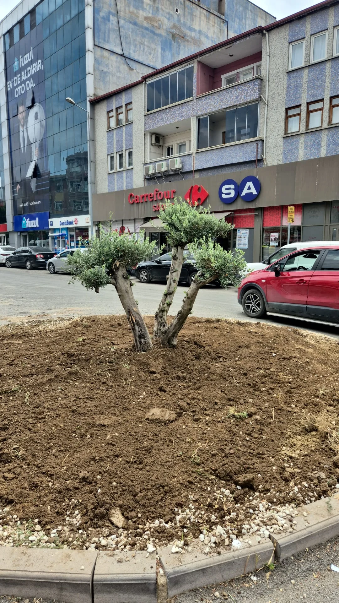 Kırıkkale Belediyesi’nden Kent Genelinde Kavşaklara Kapsamlı Peyzaj Çalışması