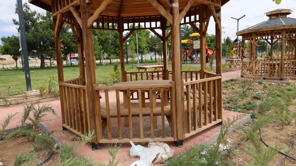 Kırıkkale Belediyesi’nden Sitem: “Henüz Açılmayan Park Çöpe Teslim Edildi”