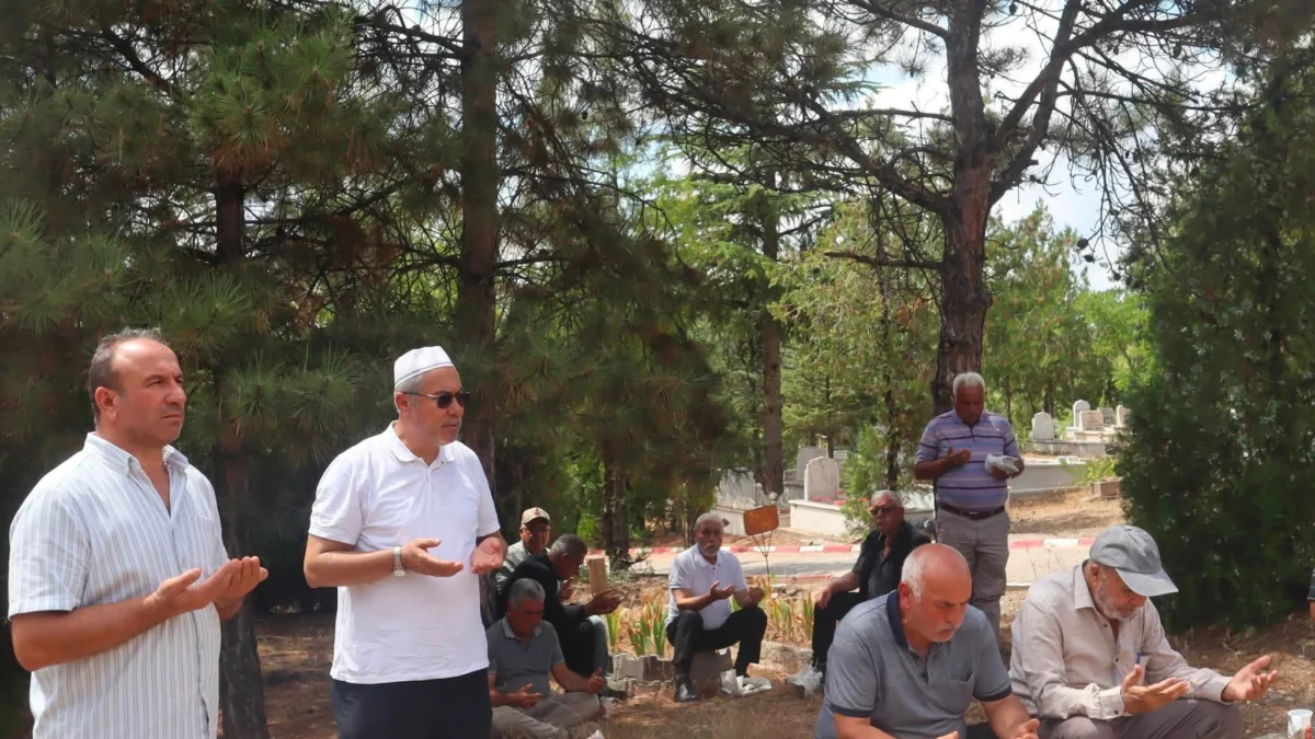 Kırıkkaleli Şehit Polis Muhammet Fatih Sivri Şehadetinin 11. Yıl Dönümünde Kabri Başında Anıldı