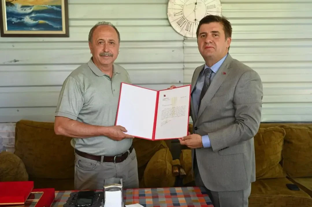 Vali Sarıibrahim’den Şehit Babasına Anlamlı Ziyaret: Şehadet Belgesi Takdim Edildi