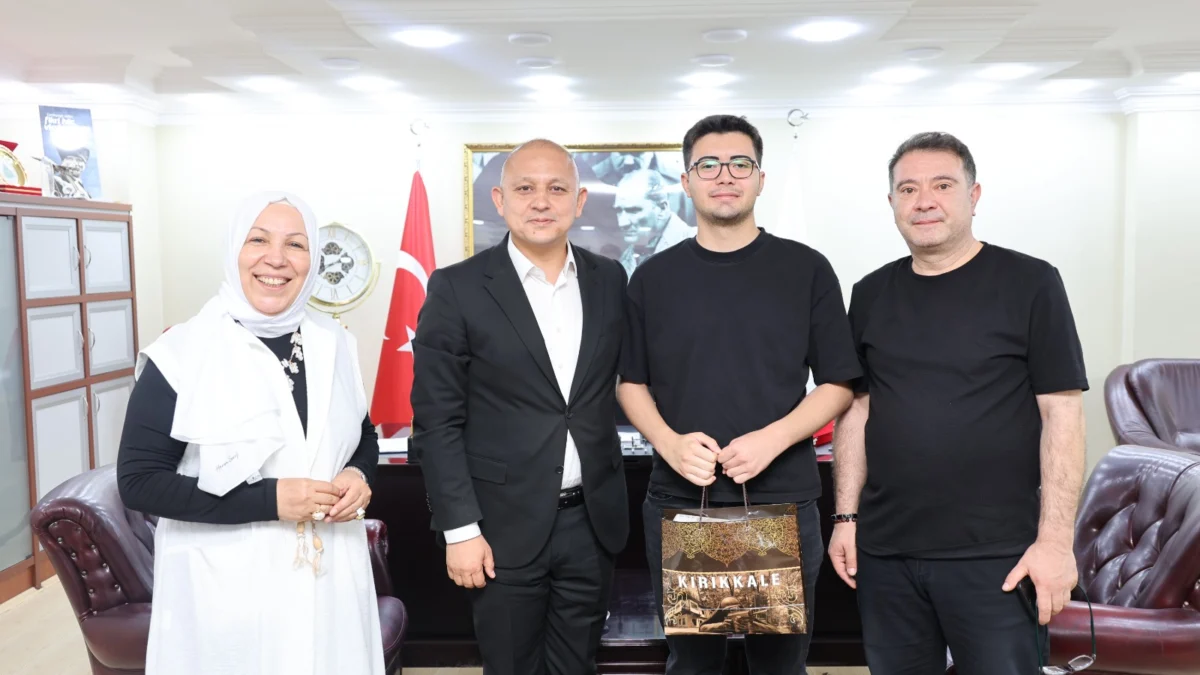 YKS Şampiyonu Doğan Demir’den Başkan Önal’a Ziyaret