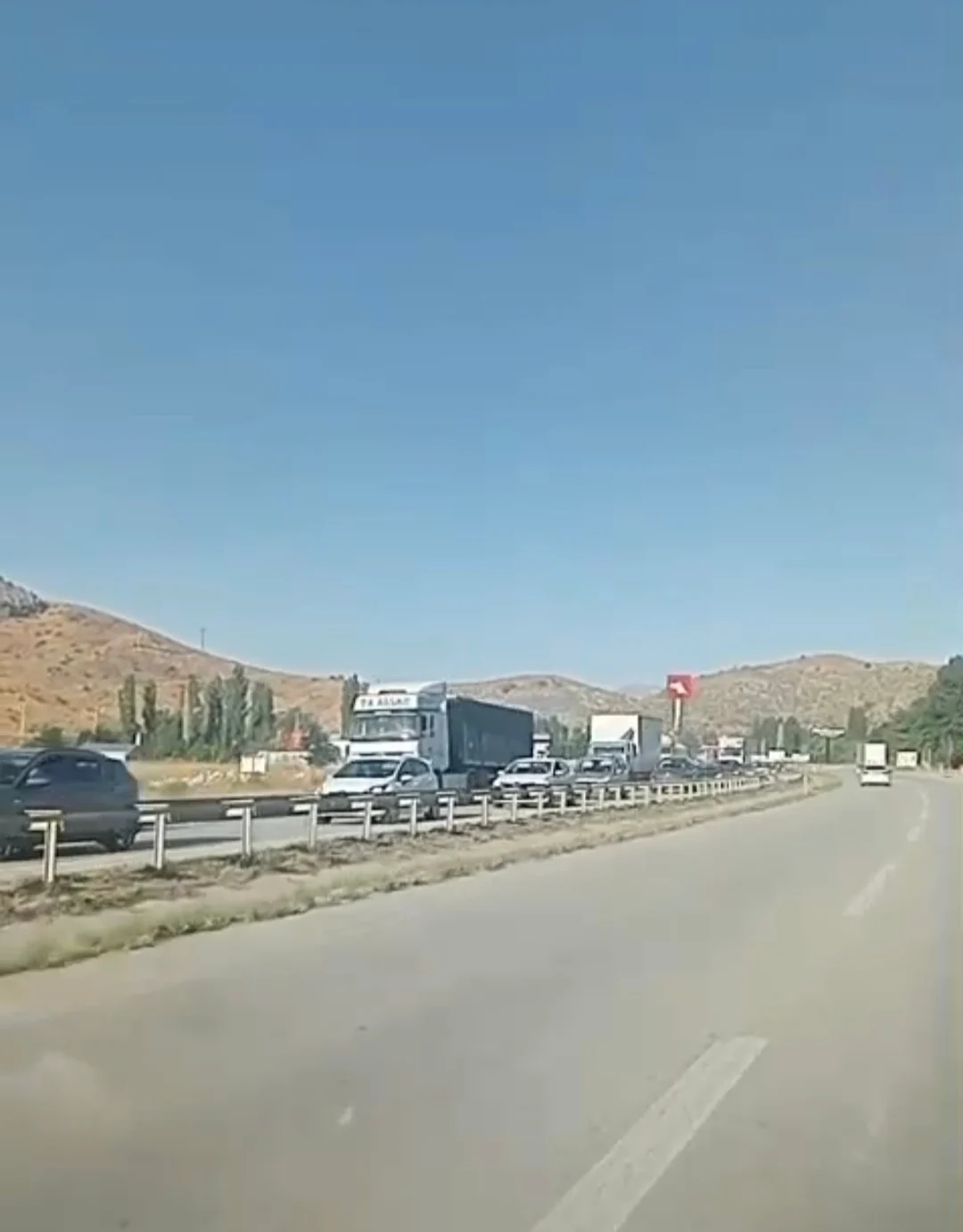 Ankara-Kırıkkale Yolunda Çalışmalar Trafik Yoğunluğuna Neden Oluyor: Sürücülere Alternatif Rota Uyarısı