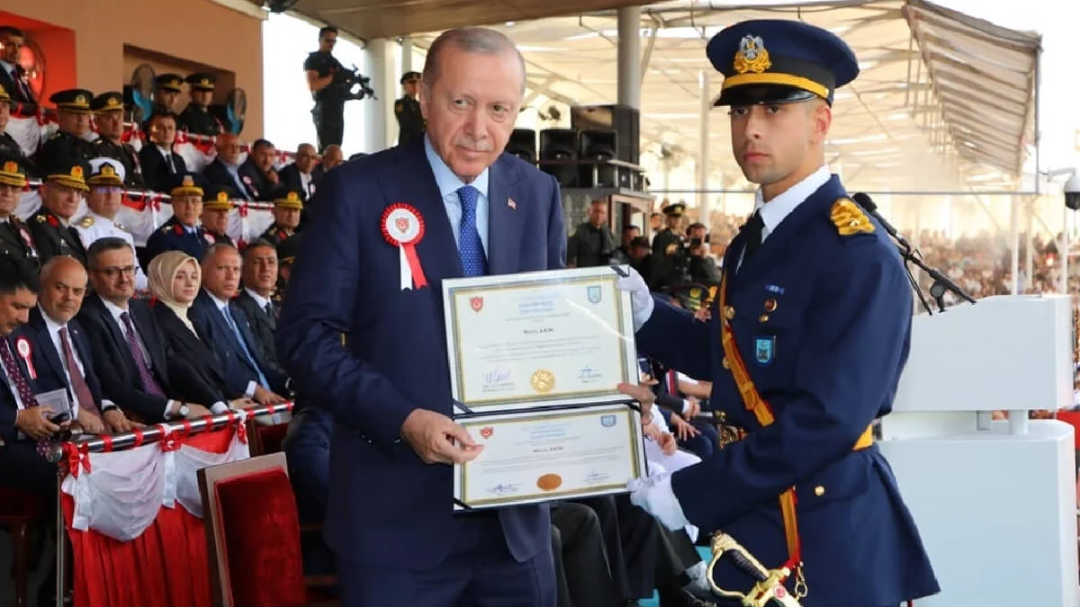 Kırıkkale Fen Lisesi Mezunu Meriç Akın, Hava Harp Okulu’nu Birincilikle Tamamladı