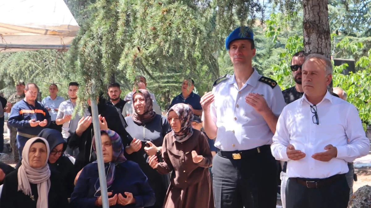 Kırıkkale Şehidini Unutmadı: Hüseyin Karakoç Kabri Başında Anıldı