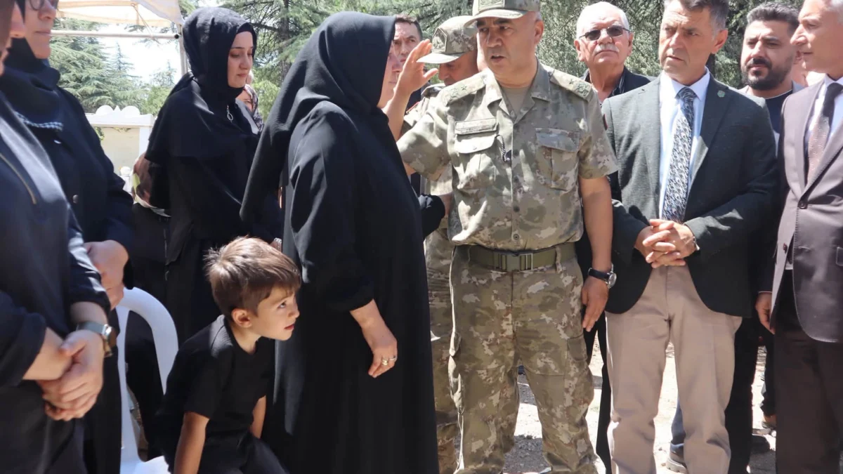 Kırıkkale Şehidini Unutmadı: Hüseyin Karakoç Kabri Başında Anıldı
