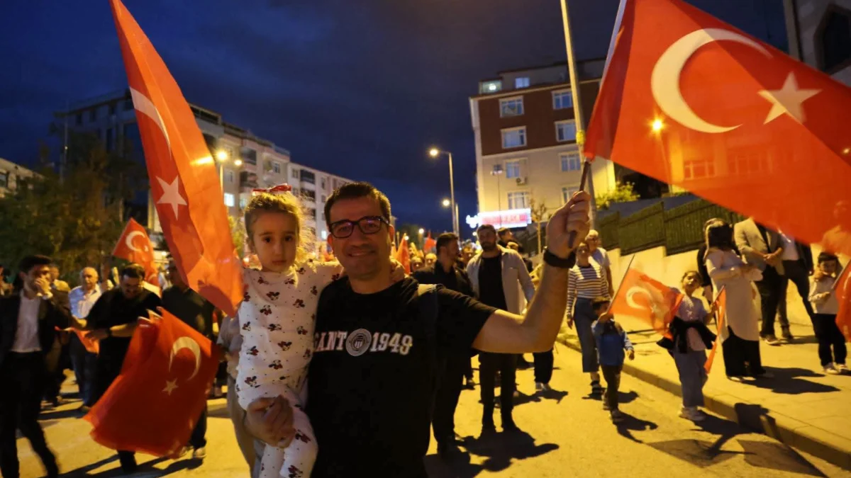 Kırıkkale’de 30 Ağustos Coşkusu: Fener Alayı Düzenlendi