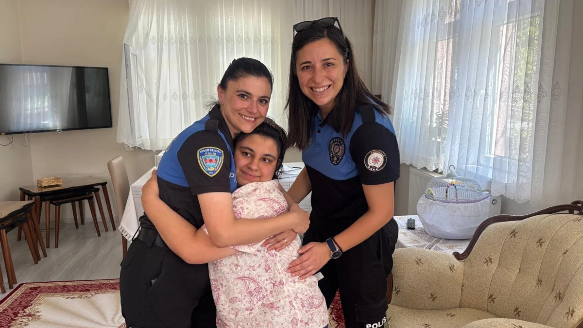 Kırıkkale’de Anlamlı Sürpriz: Tuğçe’nin Polis Olma Hayali Gerçekleşti