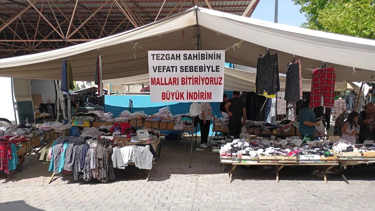 Kırıkkale’de Vefat Eden Pazar Esnafının Tezgahında Duygusal Pankart