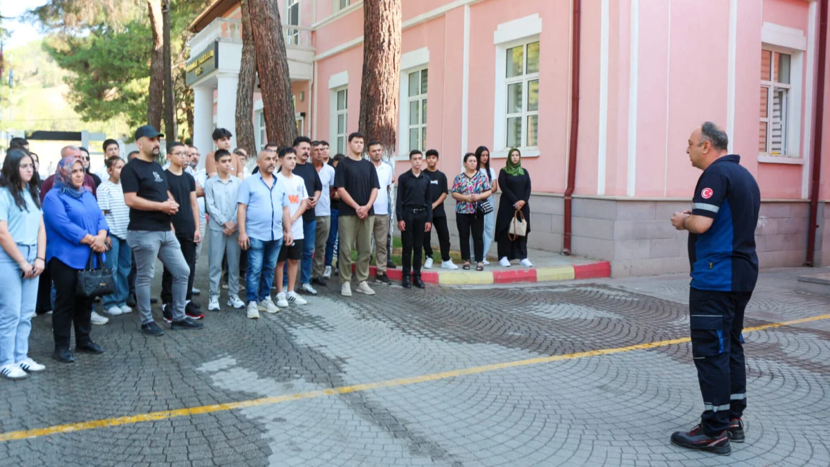 MKE Dersliksiz Okul’da Kız Öğrencilerin Başarısı Dikkat Çekiyor: Savunma Sanayisinin Geleceğinde Kadınların Rolü Güçleniyor