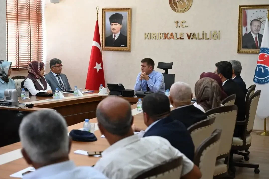 Kırıkkale Valisi Hüseyin Engin Sarıibrahim’nden Muhtarlarla İstişare Toplantısı