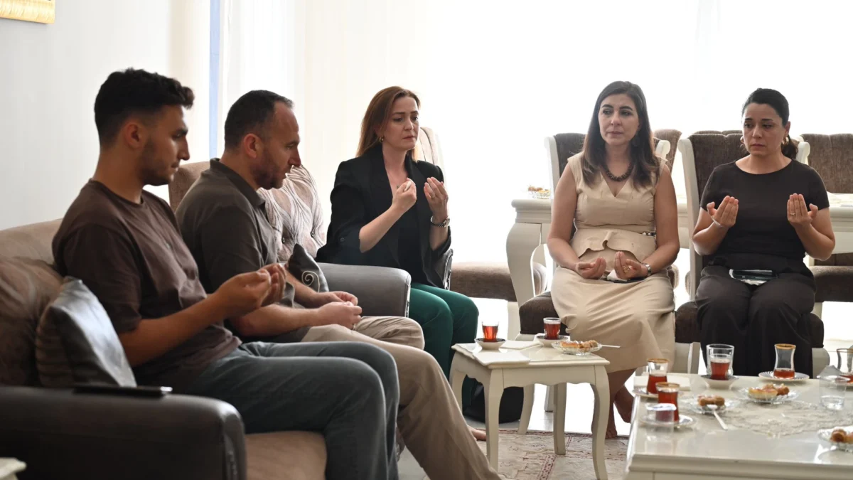 Hatice Sarıibrahim’den Acılı Aileye Taziye Ziyareti