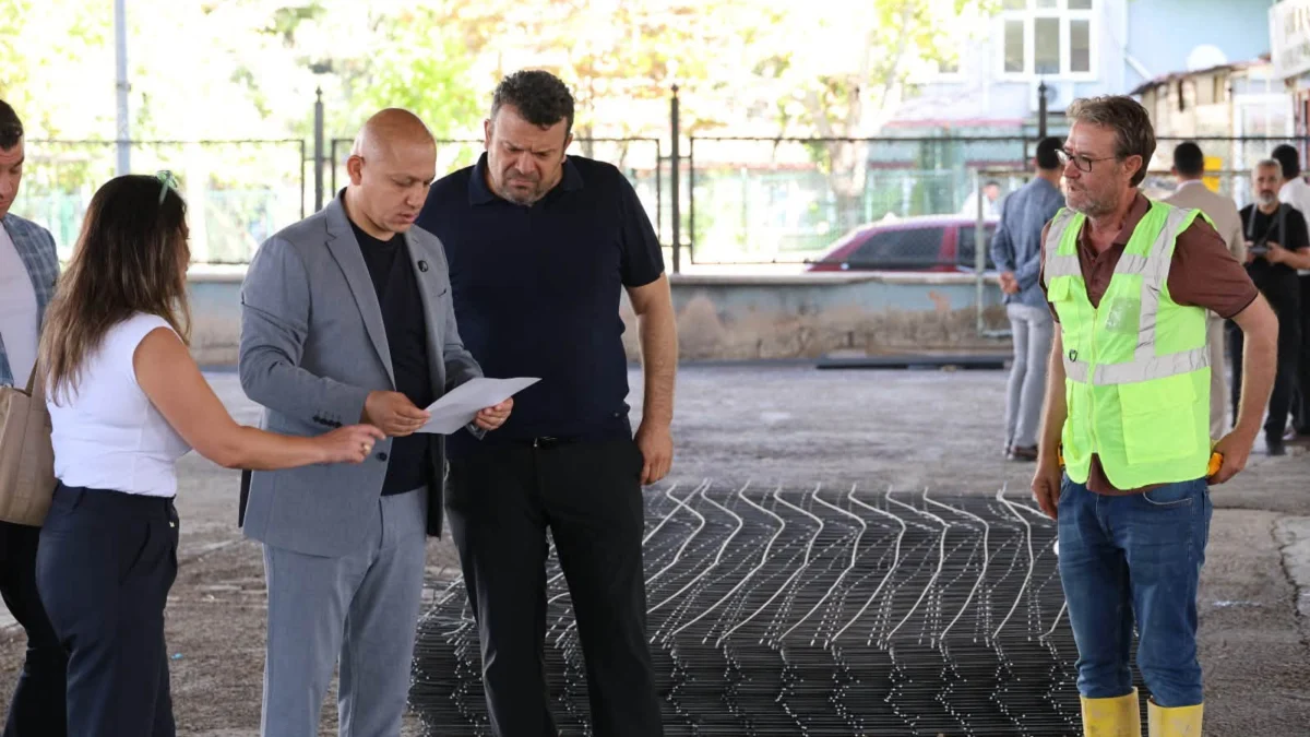 Başkan Önal, Kaletepe Mahallesi Sadettin Salmanlı Kapalı Semt Pazarı’ndaki Çalışmaları İnceledi