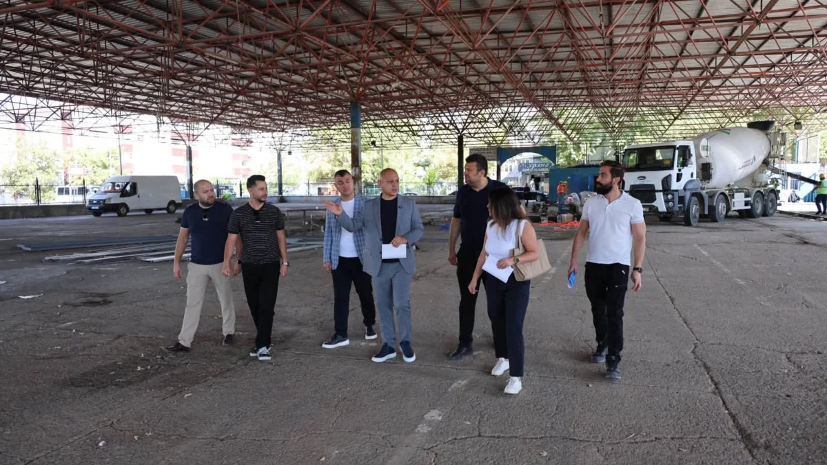 Başkan Önal, Kaletepe Mahallesi Sadettin Salmanlı Kapalı Semt Pazarı’ndaki Çalışmaları İnceledi