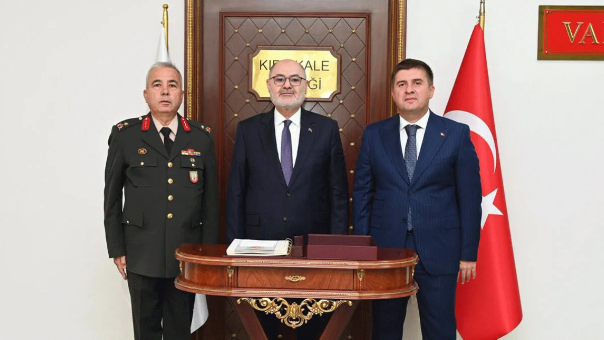 Kırıkkale’de Askeri ve İdari Zirve: Alpaslan Kavaklıoğlu Vali Sarıibrahim ile Görüştü