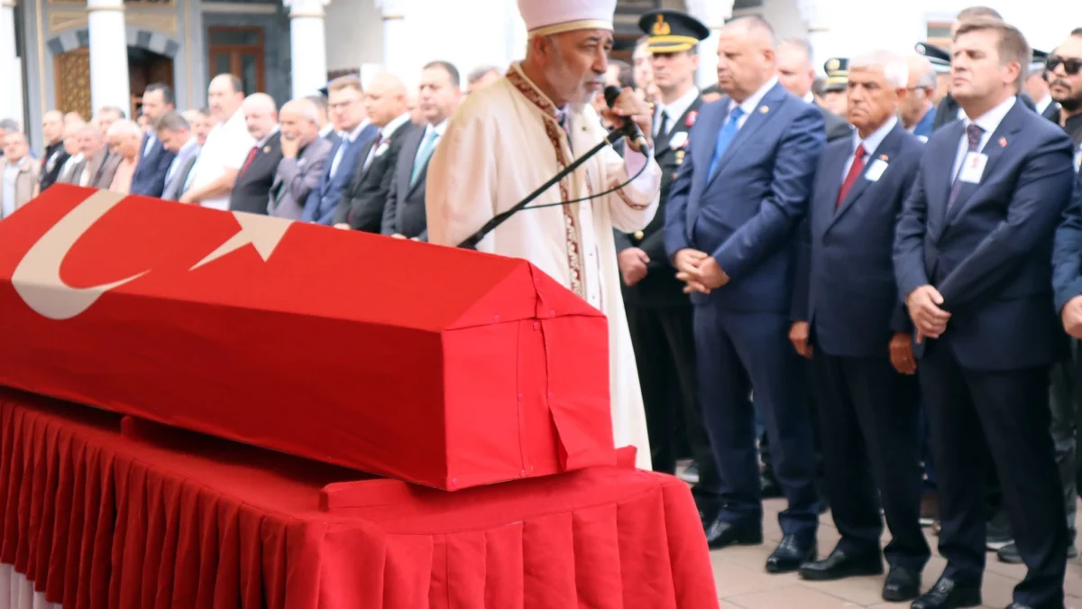Kırıkkale’de Kaza Yerinde Şehit Olan Polis Memuru Batuhan Sarıyalçınkaya Memleketine Uğurlandı