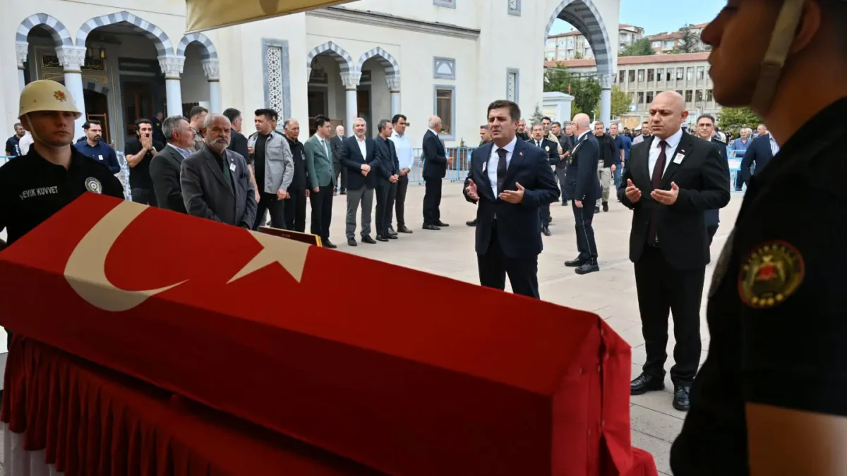 Kırıkkale’de Kaza Yerinde Şehit Olan Polis Memuru Batuhan Sarıyalçınkaya Memleketine Uğurlandı