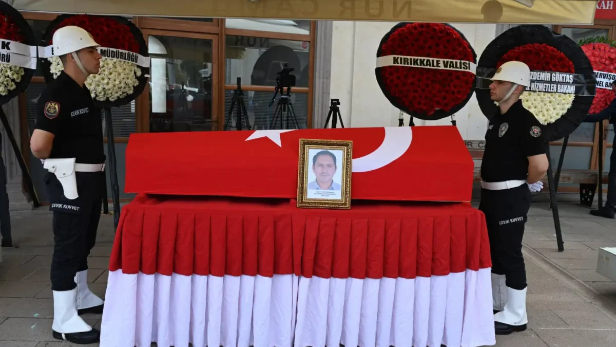 Kırıkkale’de Kaza Yerinde Şehit Olan Polis Memuru Batuhan Sarıyalçınkaya Memleketine Uğurlandı