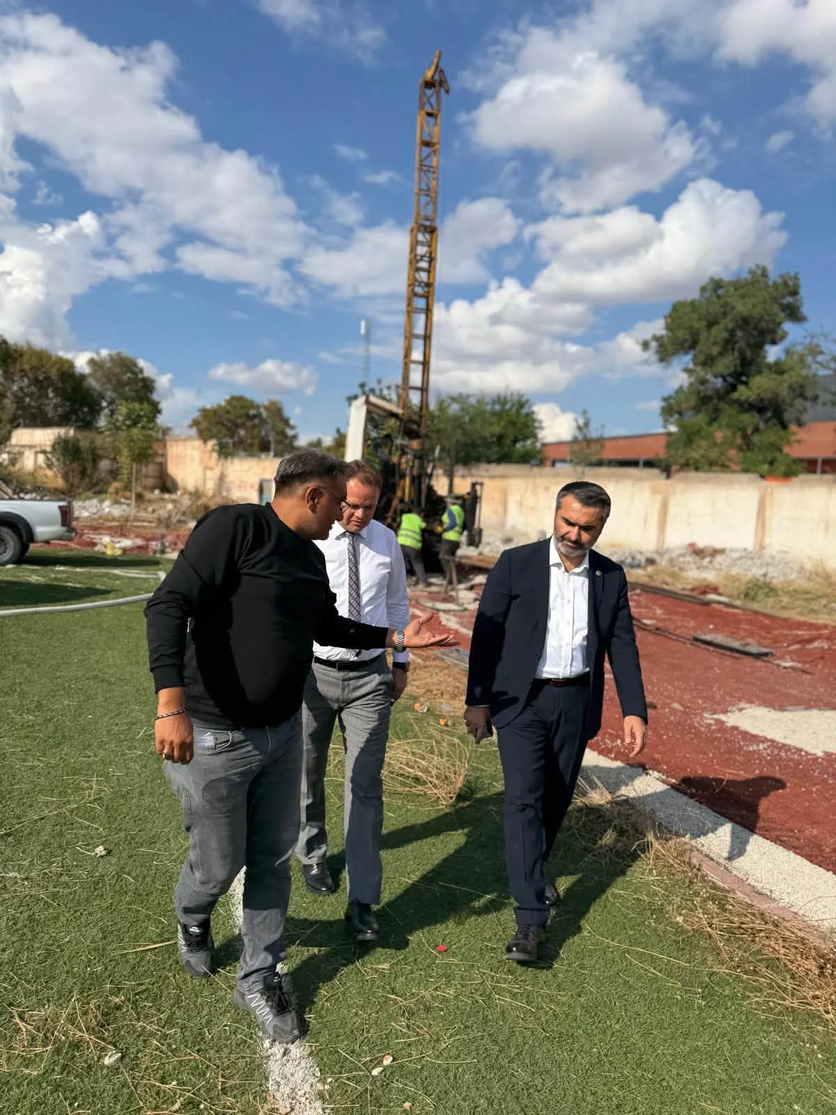 Mustafa Kaplan Duyurdu: Kırıkkale’de Spor Yatırımlarında Yeni Dönem, Fikret Karabudak Stadyumu İçin İlk Adım Atıldı!