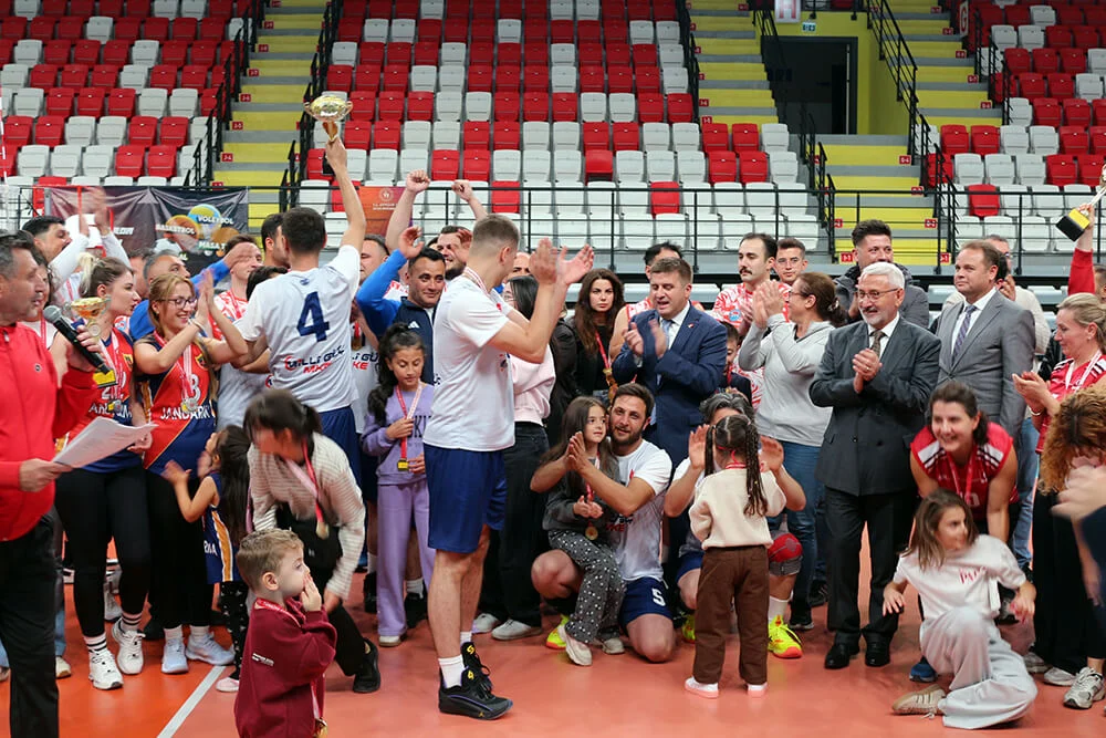 Kırıkkale Kamu Spor Oyunları Tamamlandı: MKE Voleybol Takımı Bu Yılda Şampiyon Oldu!