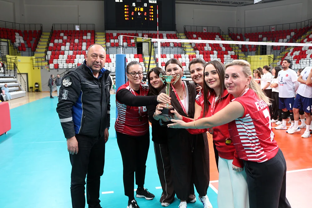 Kırıkkale Kamu Spor Oyunları Tamamlandı: MKE Voleybol Takımı Bu Yılda Şampiyon Oldu!