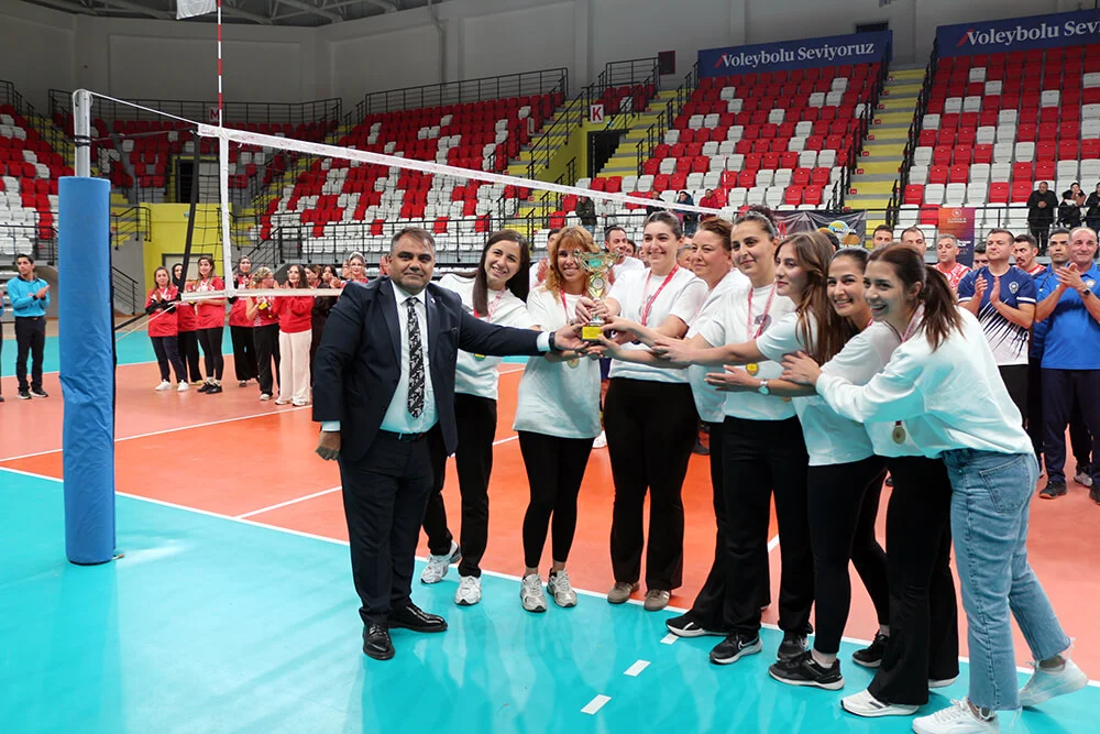 Kırıkkale Kamu Spor Oyunları Tamamlandı: MKE Voleybol Takımı Bu Yılda Şampiyon Oldu!