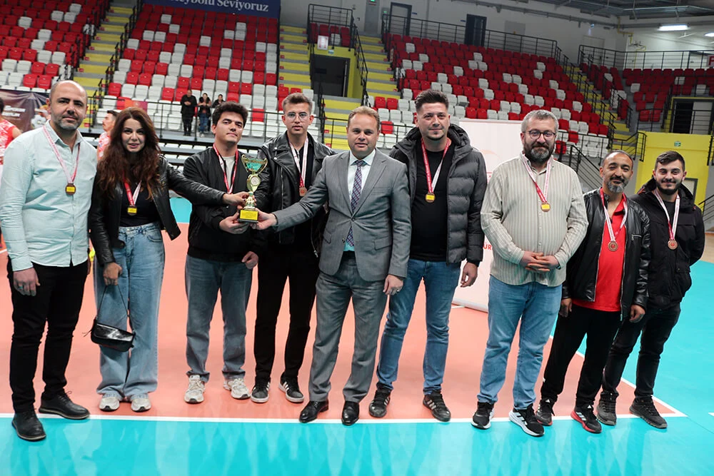 Kırıkkale Kamu Spor Oyunları Tamamlandı: MKE Voleybol Takımı Bu Yılda Şampiyon Oldu!