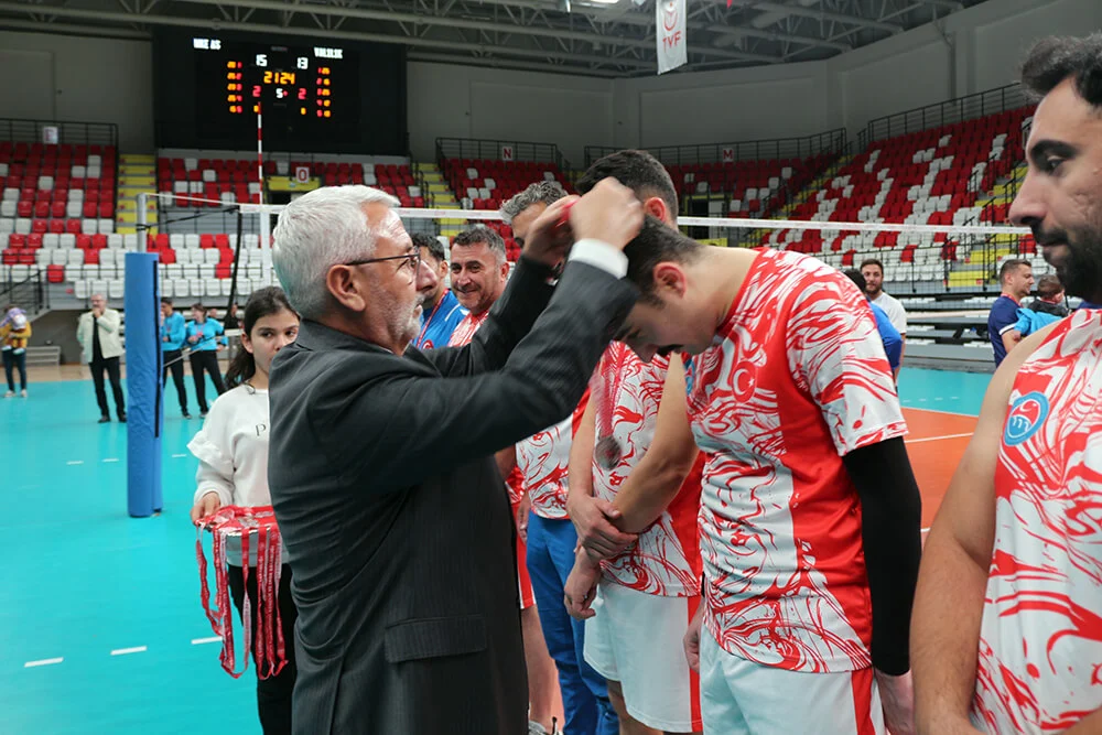 Kırıkkale Kamu Spor Oyunları Tamamlandı: MKE Voleybol Takımı Bu Yılda Şampiyon Oldu!